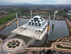 Parkir di Masjid Raya Al Jabbar Gratis, Sementara Atau Seterusnya?