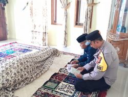 Turut Berdukacita Kapolsek Blanakan Bersama Anggota Melayat Kerumah Duka Keluarga Anggota Koramil 0506/ Ciasem