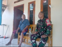 Cara Unik Anggota Koramil 0507/PBR Komsos Door to Door Dengan Warga Dusun Epres