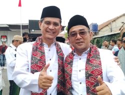 Santri Sarungan Mendaftarkan Diri Sebagai Pasangan Calon Bupati Dan Wakil Bupati Purwakarta