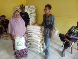 Warga Desa Rawameneng Terima Bansos Bapang Periode Bulan Oktober 2024