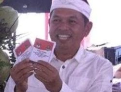 KDM Calon Gubernur Jawa Barat Hadir Di TPS 003 Sawah Kulon Purwakarta