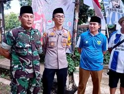 Viking Purwadadi Bersama Muspika Membagikan Takjil di jalan