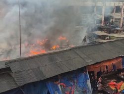Viral…!! Pasar Baru Cikarang Terbakar, Pedagang Panik dan Lapak Ludes Dilalap Api