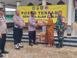 Polres Subang Salurkan Bantuan Logistik dan Lakukan Pendataan Dampak Banjir Sungai Ciasem