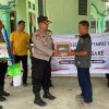 Kapolsek Dan Anggota Melaksanakan Giat Baksos Dan Pemberian Sembako Kepada Marbot Masjid Di Patokbeusi