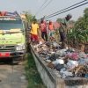 Pemdes Rancajaya Evakuasi Sampah Massal Jawab Keresahan Warga