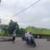 Kanit Provos Polsek Patokbeusi Laksanakan Pengaturan Lalin