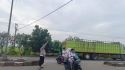 Kanit Provos Polsek Patokbeusi Laksanakan Pengaturan Lalin