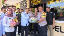 Surprise HUT Bhayangkara Ke-80, Camat Beri Kejutan Untuk Kapolsek Patokbeusi