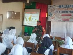 Tanamkan Kecintaan Kepada Tanah Air Anggota Koramil 0507/PBR Berikan Materi Wasbang Kepada Siswa SMK AL-INTISAB