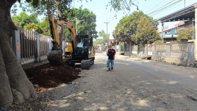 Ruas Jalan Provinsi Sukamandi-Kali Jati Di Pasang U-Ditch