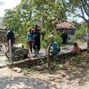 Anggota Koramil 0507/Pabuaran Bersama Warga Dusun Gempolsari Bangun Jaling