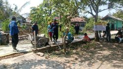 Anggota Koramil 0507/Pabuaran Bersama Warga Dusun Gempolsari Bangun Jaling