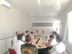 Camat Patokbeusi Briefing Bersama Staff Perkuat Koordinasi dan Disiplin Pegawai Sekaligus Pengenalan Diri