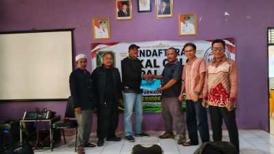 Panitia Pilkades Desa Pasirbungur Terima Berkas Pendaftaran Bakal Calon Dari Iyar Syahriar Mahmur