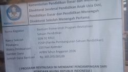 Dugaan Penyimpangan Revitalisasi SDN 92 Krui, Warga Soroti Penggunaan Pasir Laut dan Tiang Bekas