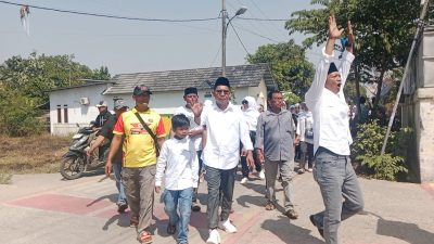 Dikawal Aksi Jalan Kaki Ratusan Massa Pendukung H.Kuswoyo Menahan Haru Saat Daftar Bakal Calon Kepala Desa Rancamulya