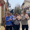 Kapolsek Bersama Camat Patokbeusi Beri Surprise HUT TNI ke-81
