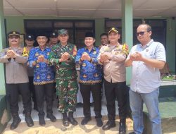 Muspika Purwadadi Beri Kejutan HUT ke-81 TNI di Koramil